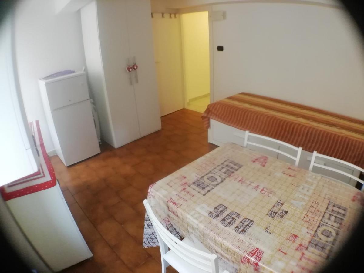 Апартаменты Over The Rainbow - Cozy Studio In The Centre Of Феррара Экстерьер фото